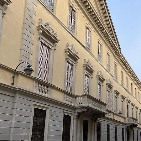 Fascinating Hideaway In A Physicist's דירה