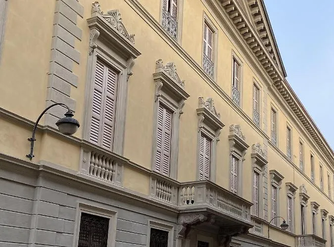 Fascinating Hideaway In A Physicist's 아파트