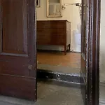 Fascinating Hideaway In A Physicist's Como