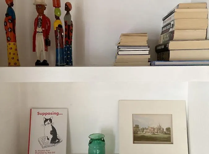 Fascinating Hideaway In A Physicist's Lägenhet Como